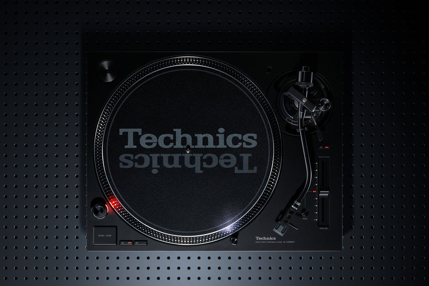 Technics SL-1200MK7 Direct Drive Turntable